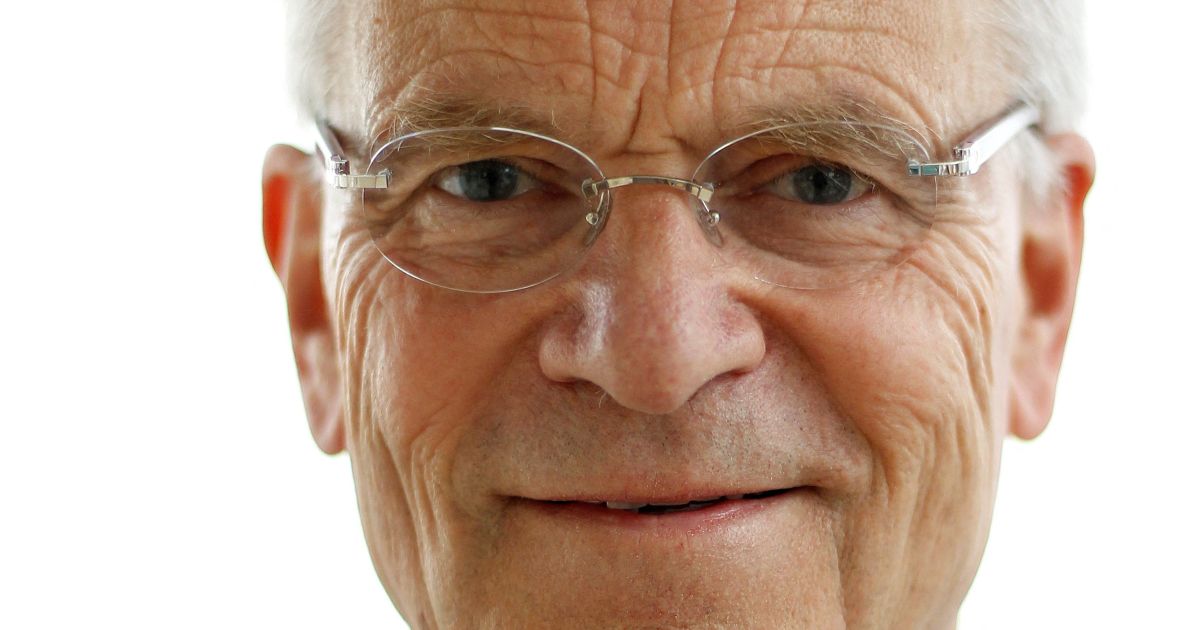 Morre Jeffrey Archer, escritor e político britânico, aos 86 anos