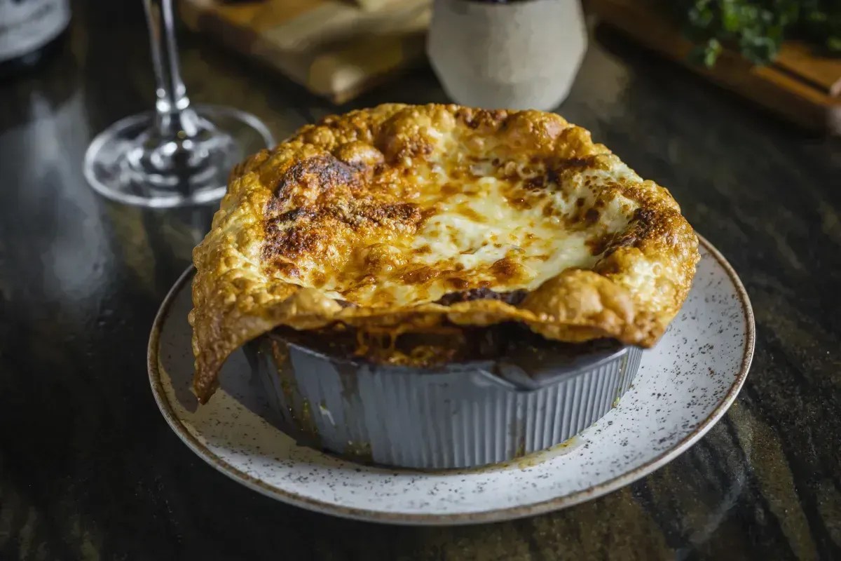 Receita clássica de lasanha à bolonhesa para reunir a família
