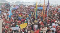 Manifestantes fazem ato em apoio a Lula em Copacabana