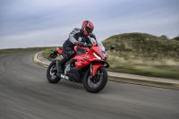 Com 48 cv, BMW F 450 RR é a nova porta de entrada para a família RR