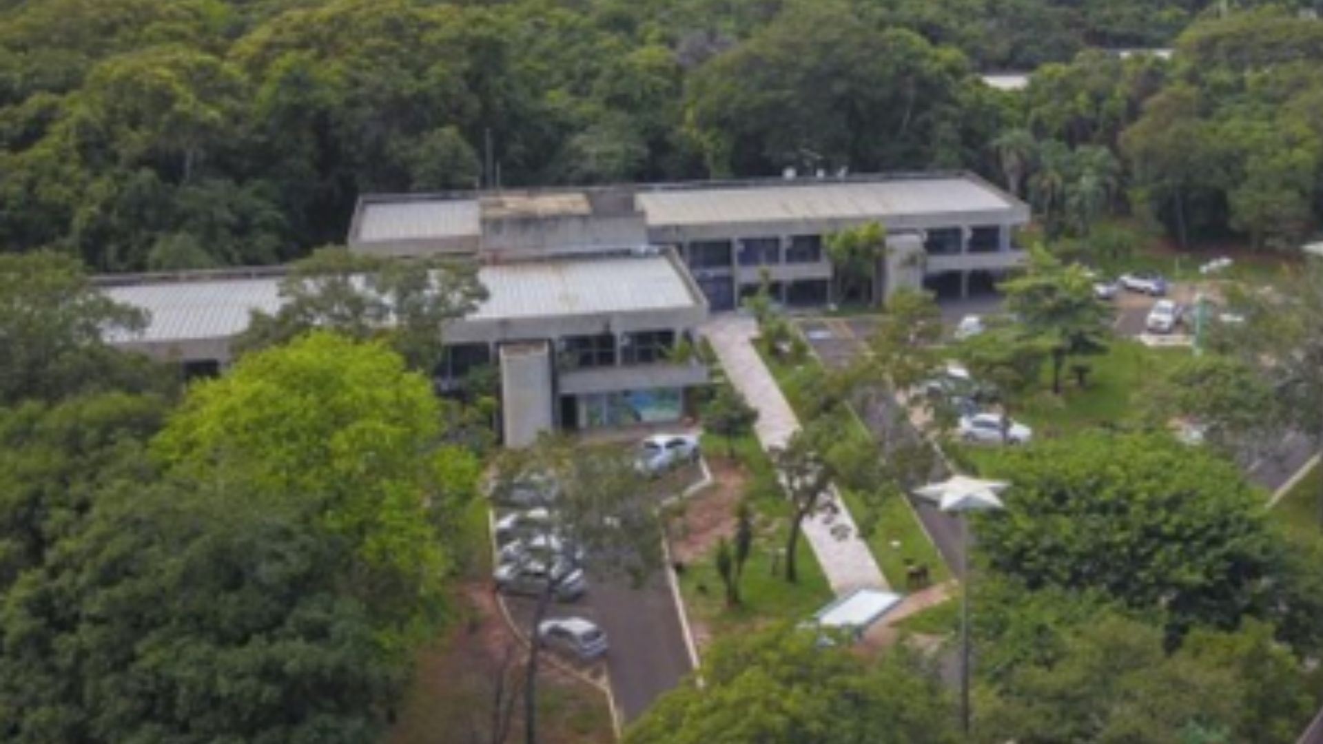 Parque dos Poderes, complexo administrativo que abriga as sedes dos poderes Executivo, Legislativo e Judiciário do estado