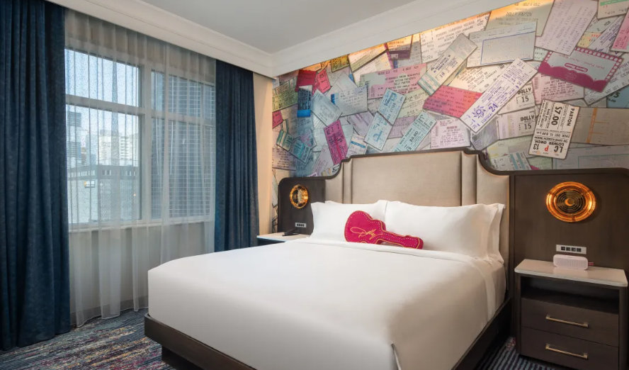 Por dentro do hotel e do museu dedicados a Dolly Parton em Nashville