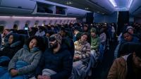 Por que as companhias aéreas deixam a cabine gelada após o jantar — e o motivo vai muito além do seu conforto