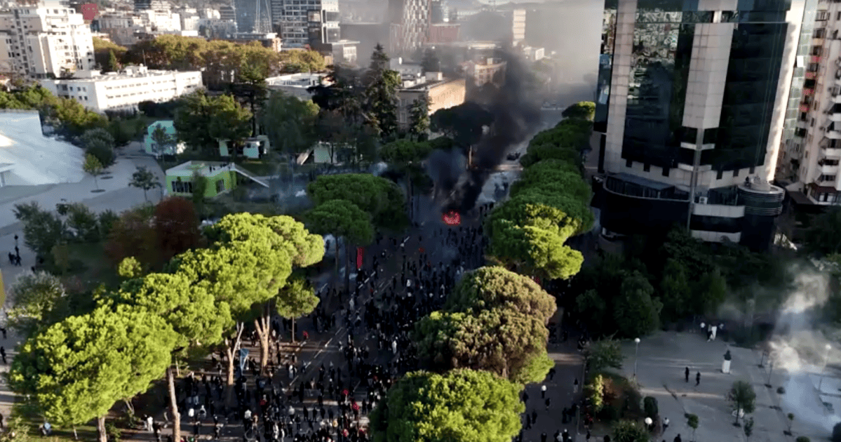 Ao menos 167 pessoas foram presas em protestos na Albânia, diz polícia