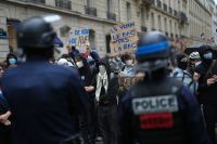 França detém quase mil pessoas em novos protestos por todo o país