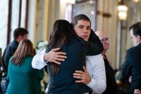 Filho de Benito di Paula se despede do cantor em velório em SP; veja