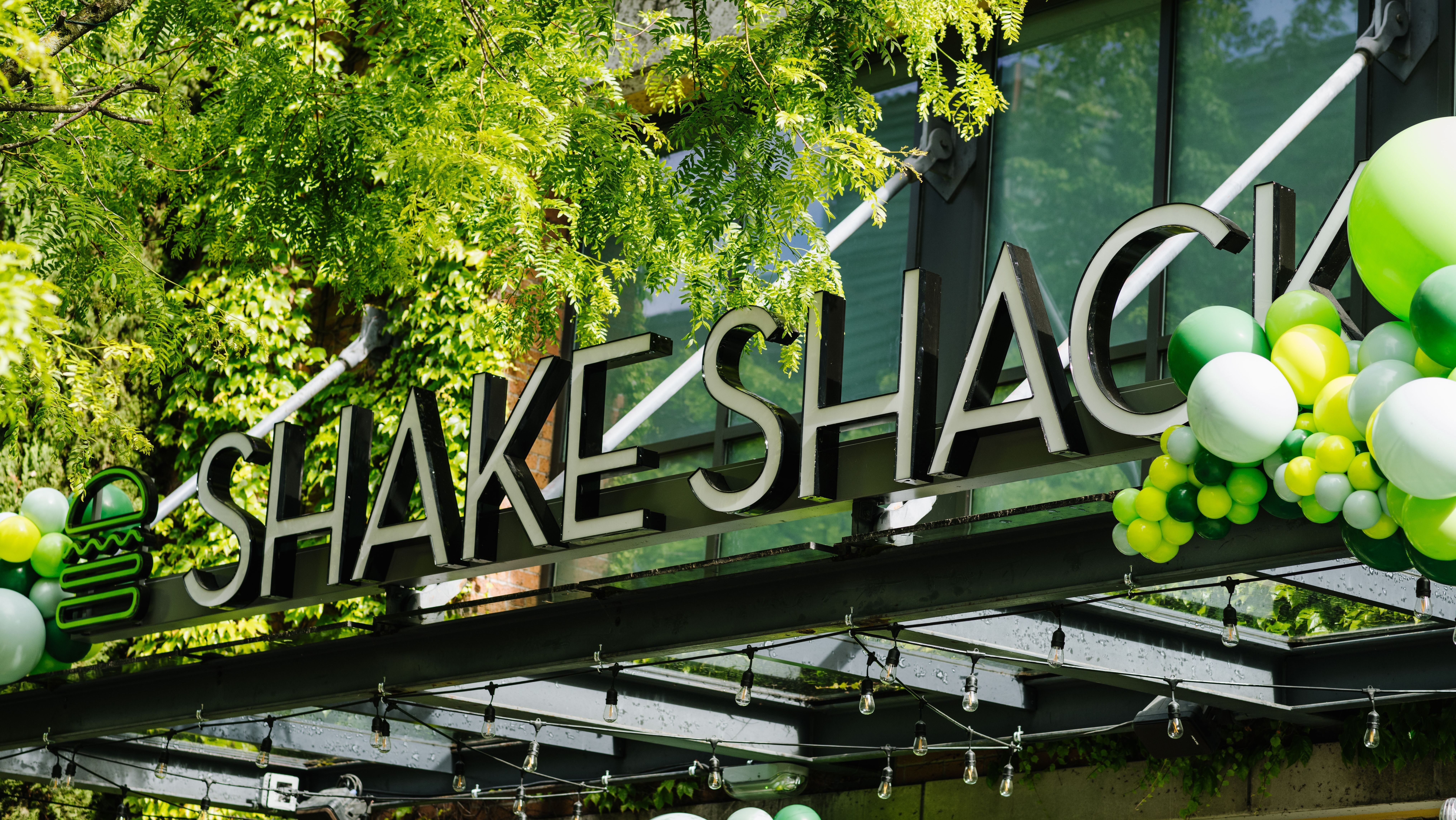 Shake Shack chegará ao Brasil em 2027 e prevê 40 unidades