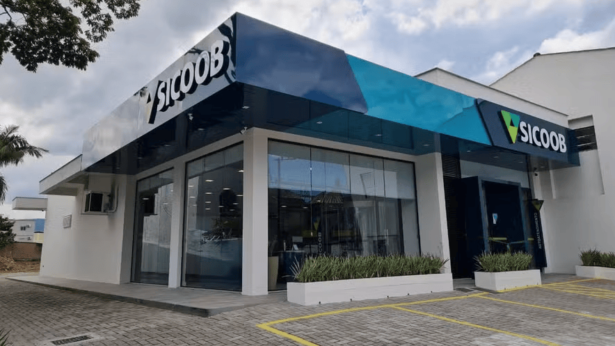 Sicoob estreia no mercado de capitais com captação próxima de R$ 1 bi