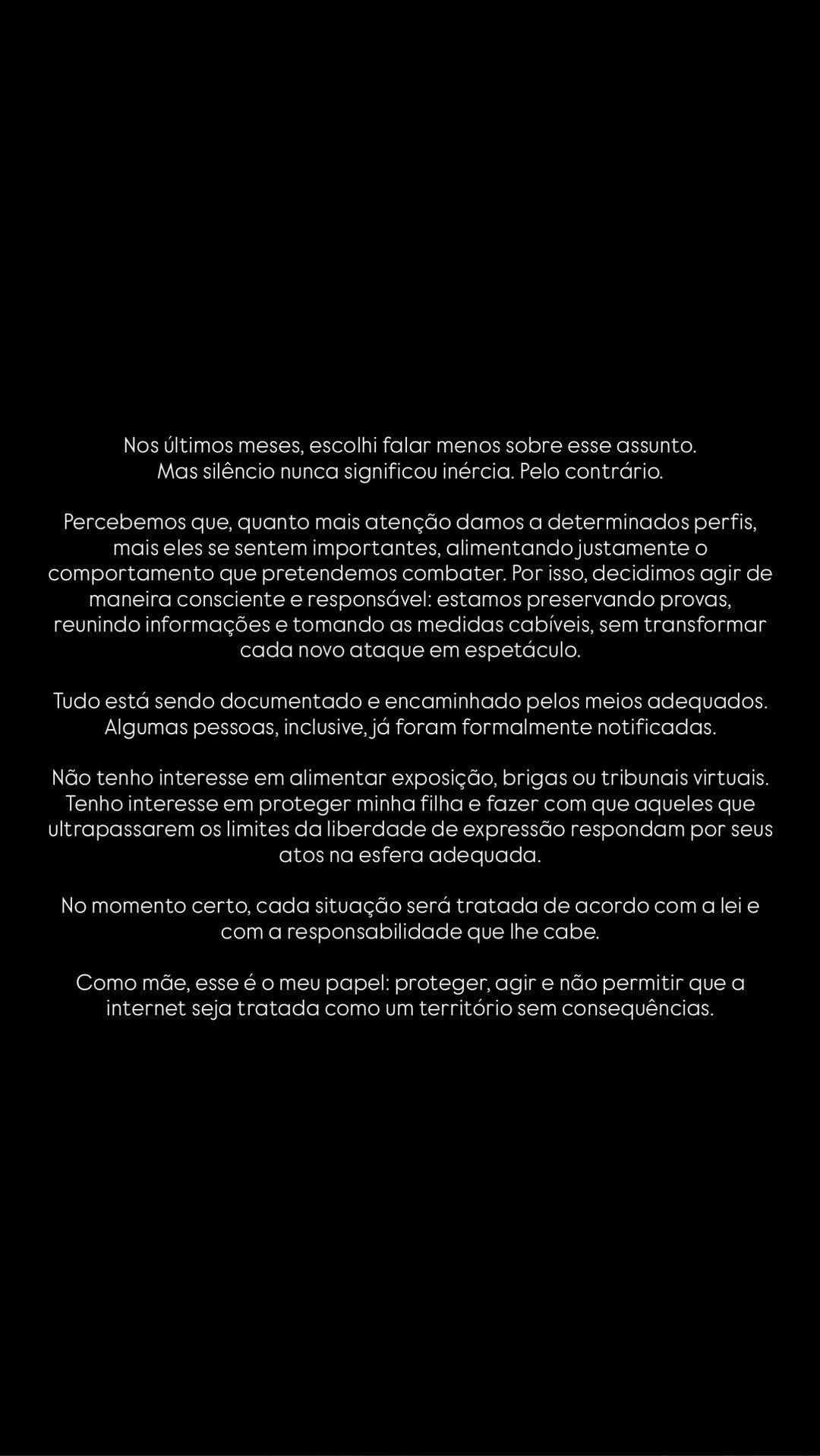 Amanda Kimberlly faz relato sobre ataques à sua filha, Helena • Instagram/Amanda Kimberlly