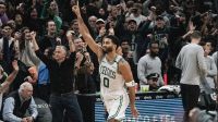 Curry anota 44 pontos, lidera Warriors e iguala recorde de LeBron