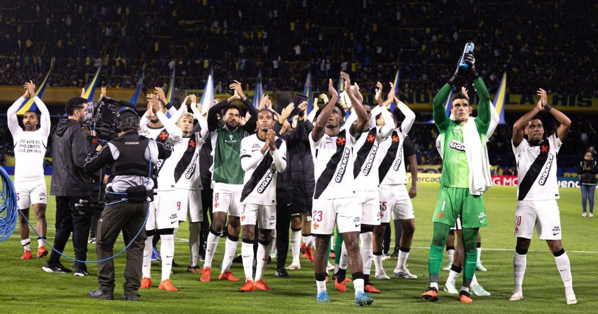 Pedro Emanuel exalta Vasco após vitória sobre Boca: “Pode ser nosso título”