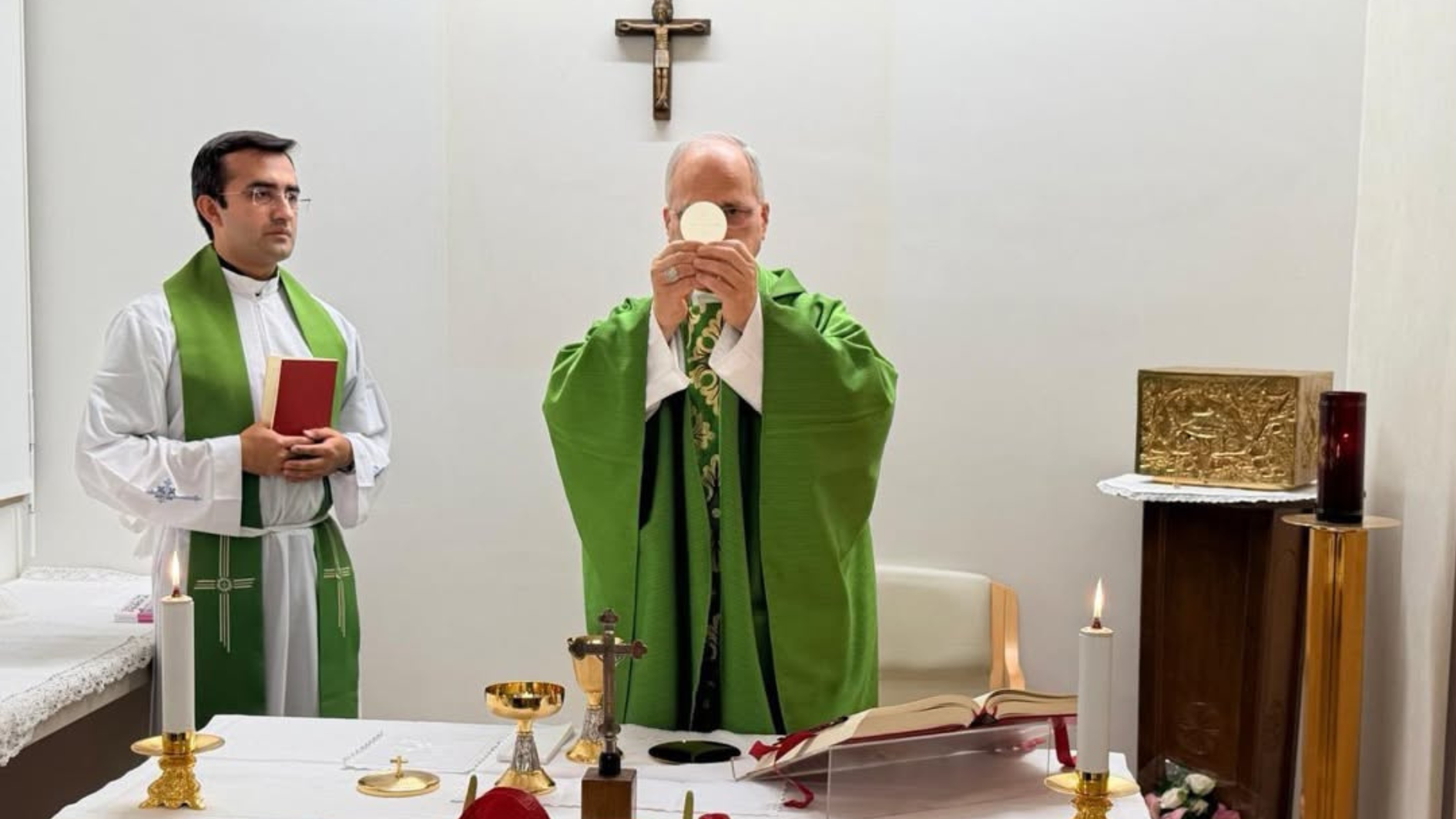 Vaticano divulga primeiras imagens do papa desde a cirurgia • Reprodução/Vatican News