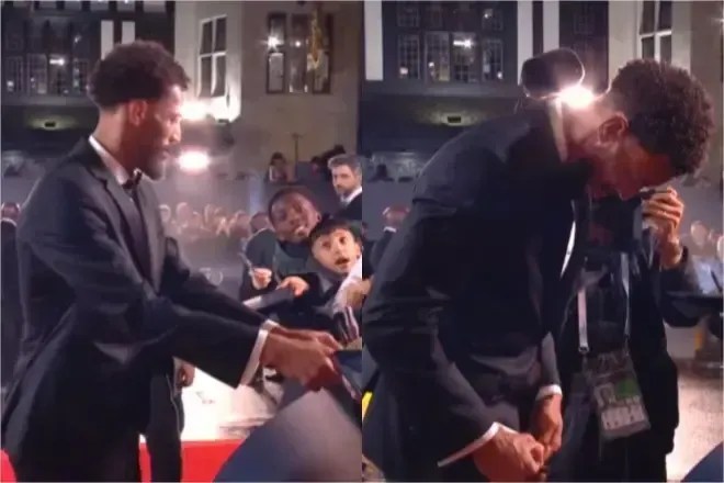 Imagem de destaque do post: Bola de Ouro: candidato a melhor goleiro, Vozinha atende fãs mirins