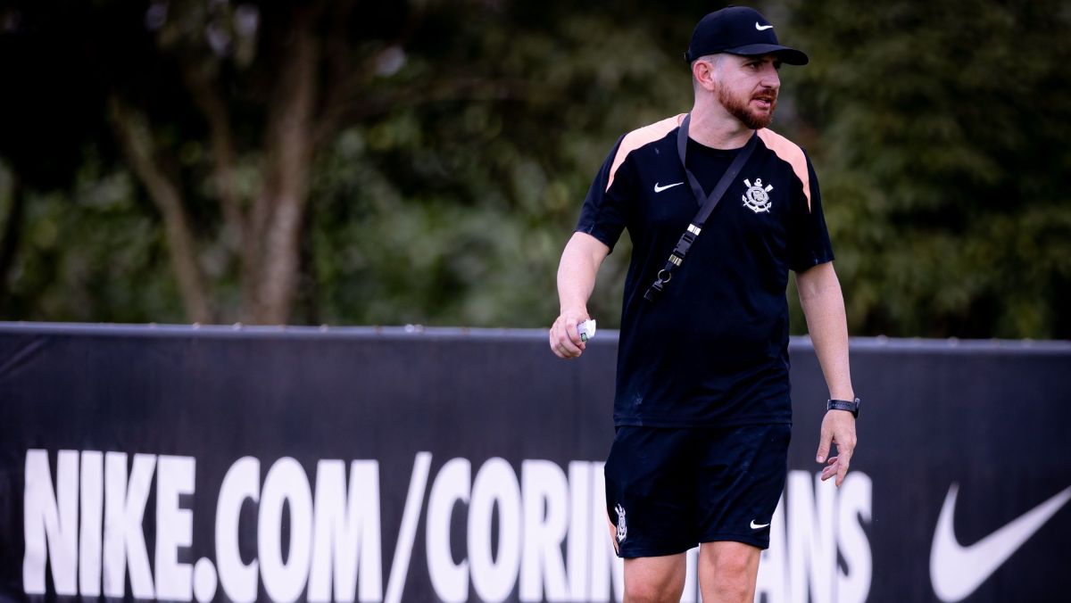 São Paulo: Dorival pode ter retorno importante para duelo com Vitória