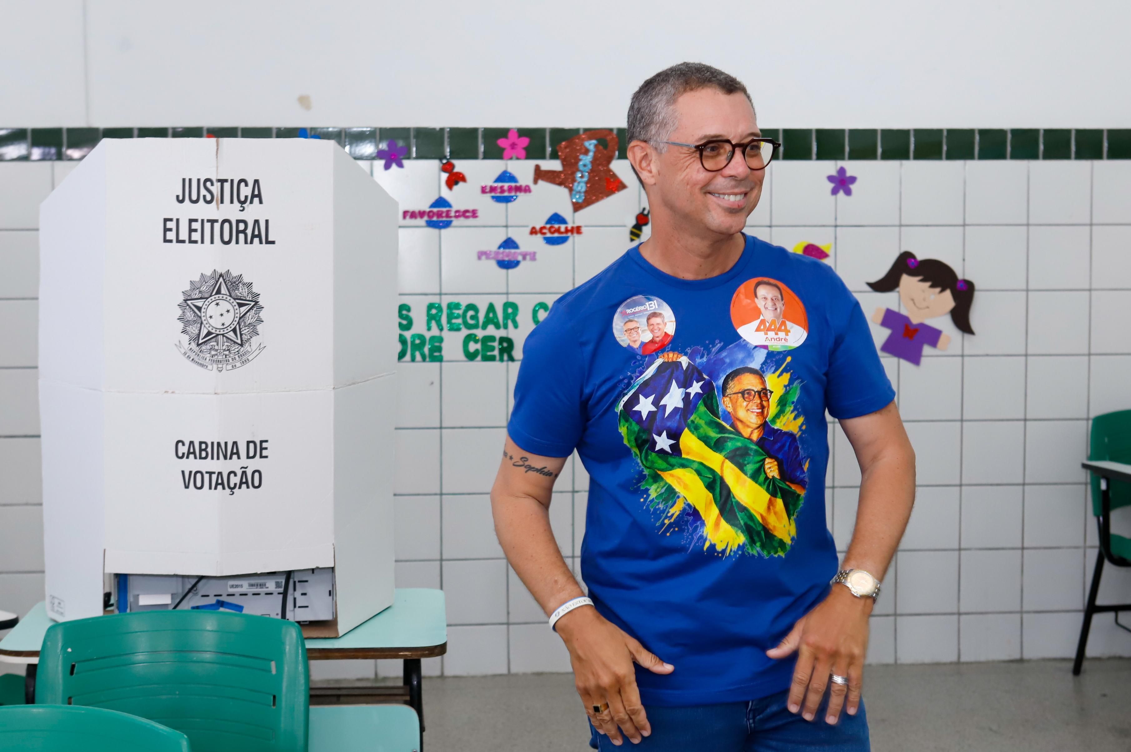 Fábio Mitidieri votou na capital de Sergipe • Reprodução/Assessoria Fábio Mitidieri