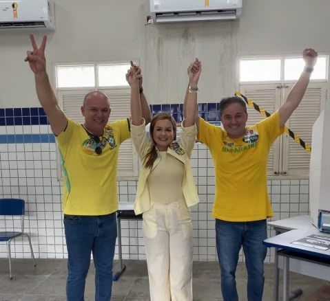 Efraim Filho (PL) compareceu às urnas por volta das 10h neste domingo (4) • Reprodução/Redes Sociais Efraim Filho