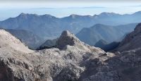 Outrora um símbolo da herança alpina da Eslovênia, o último glaciar do país reduziu-se a alguns poucos trechos de gelo