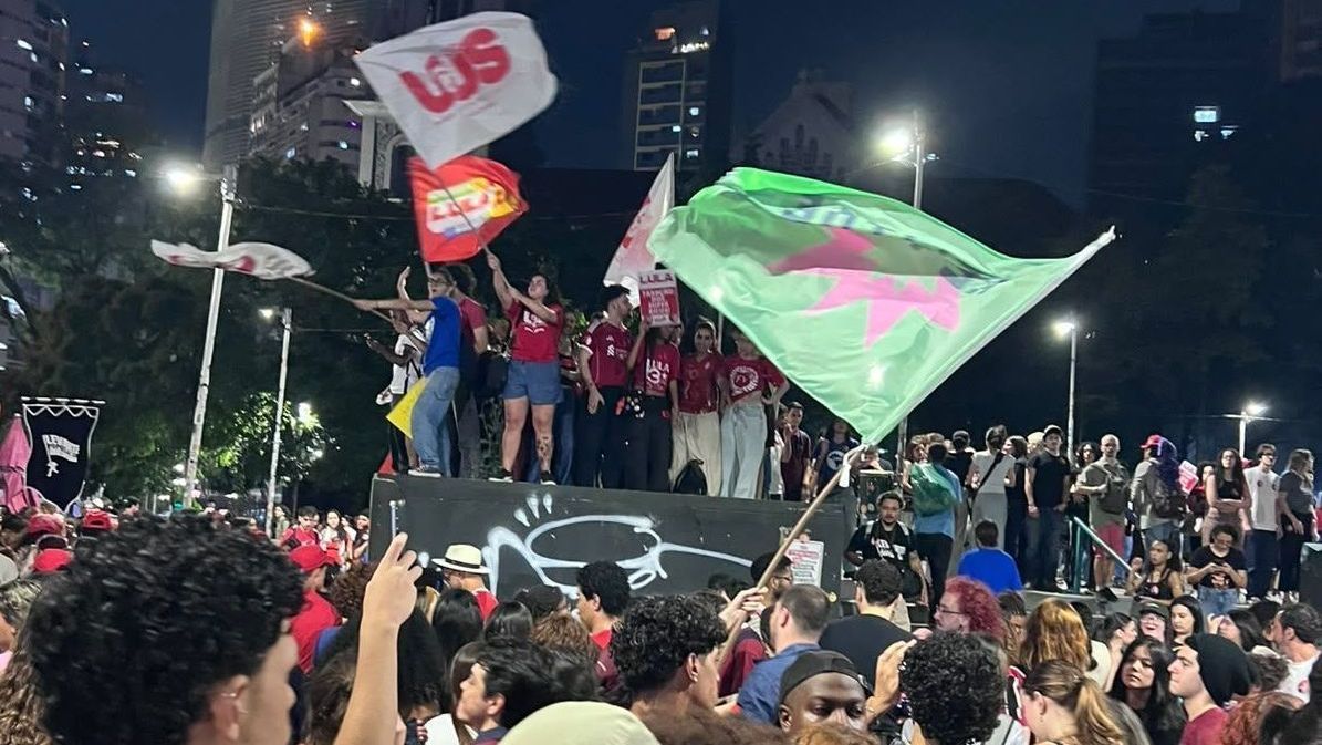 TSE manda remover vídeos de Lula e Janja com ataques a Flávio Bolsonaro