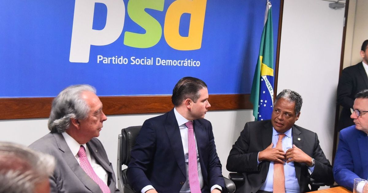 Líder do PSD abre caminho para que partido apoie Hugo à frente da Câmara