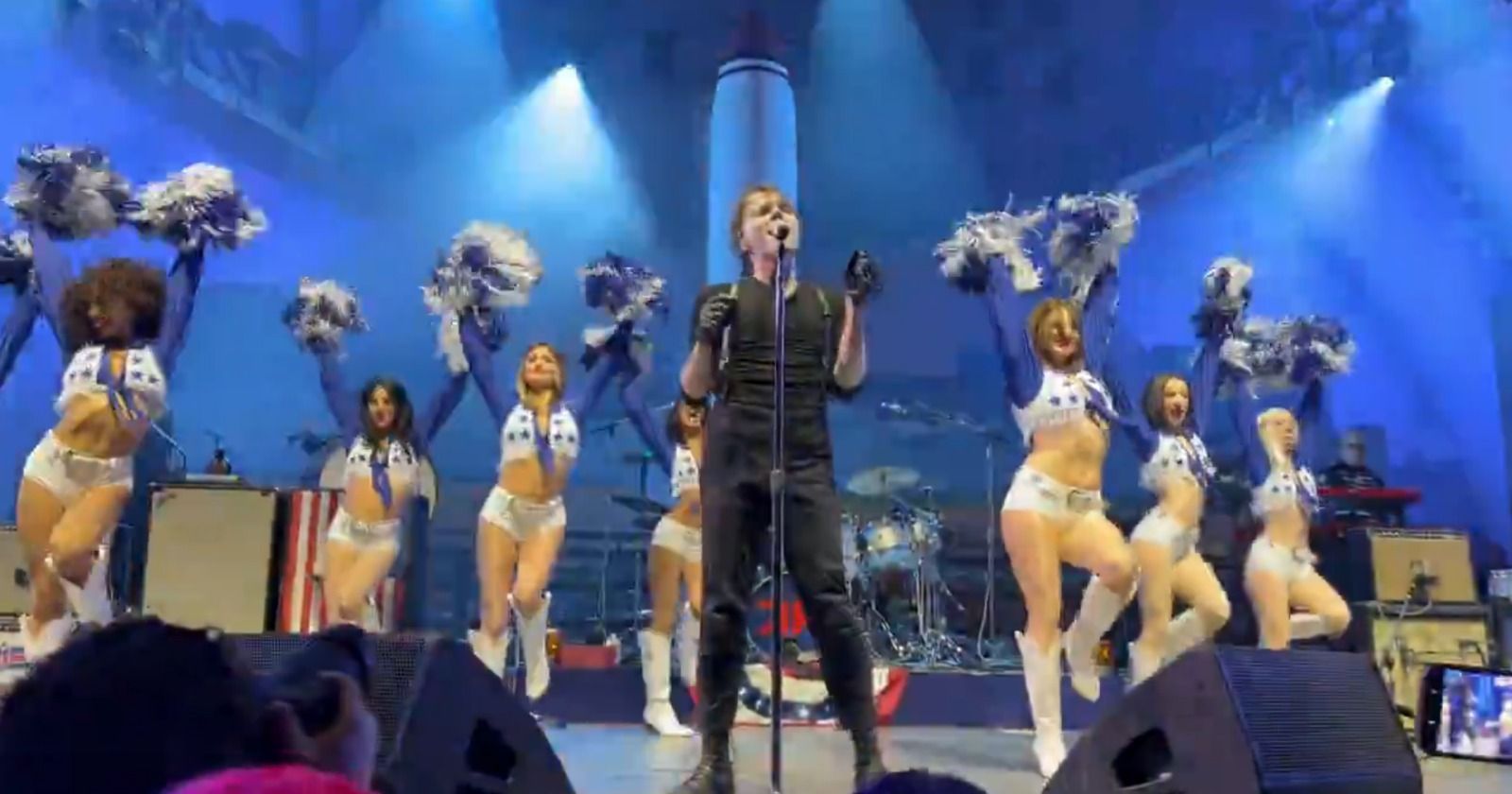 Dallas Cowboys Cheerleaders processa o My Chemical Romance