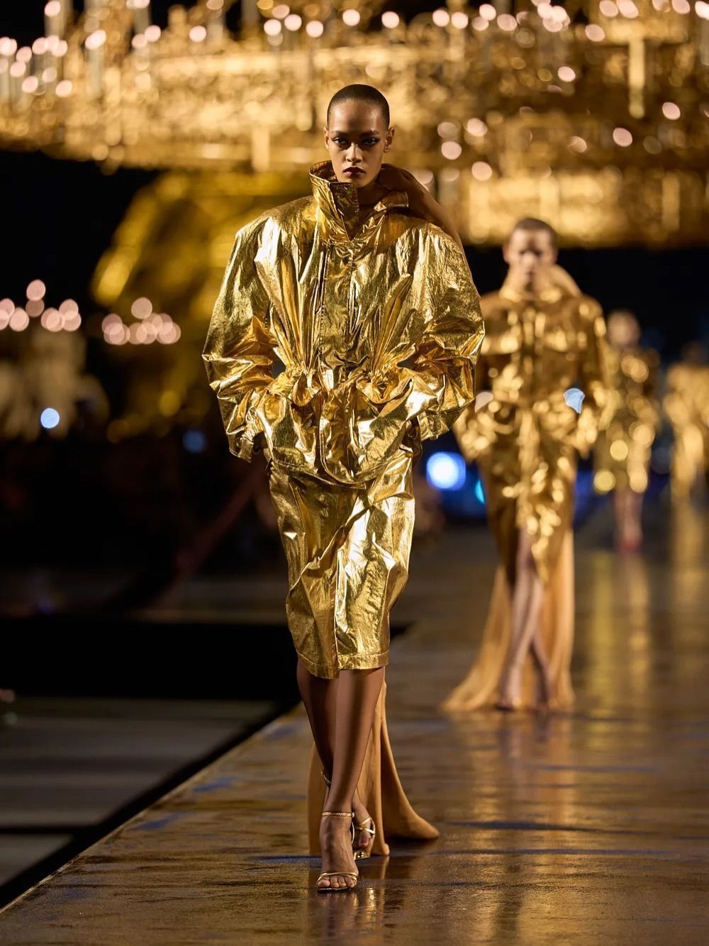 Iasmin Reis no desfile de YSL • Divulgação