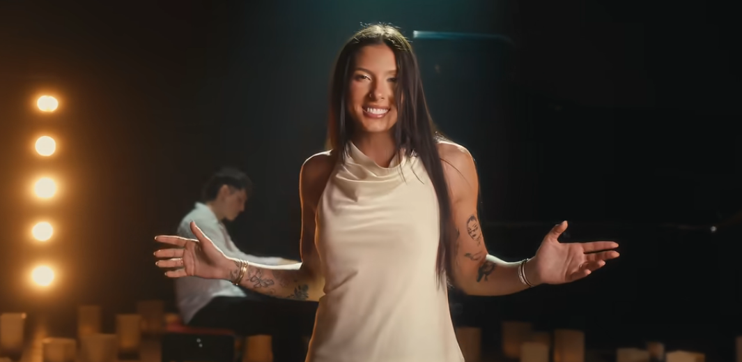 Ana Castela aborda relação íntima e emocional em novo clipe