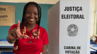 Deputada de 21 anos do PT-MG vira "símbolo" para energizar campanha de Lula