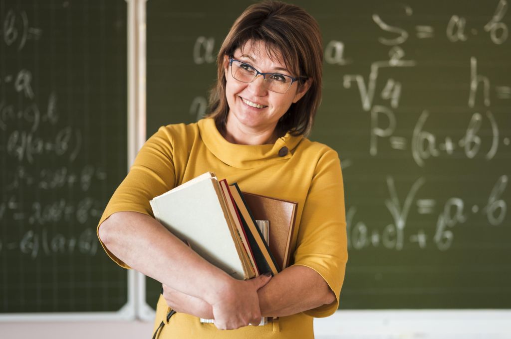 Professora com aparência insegura