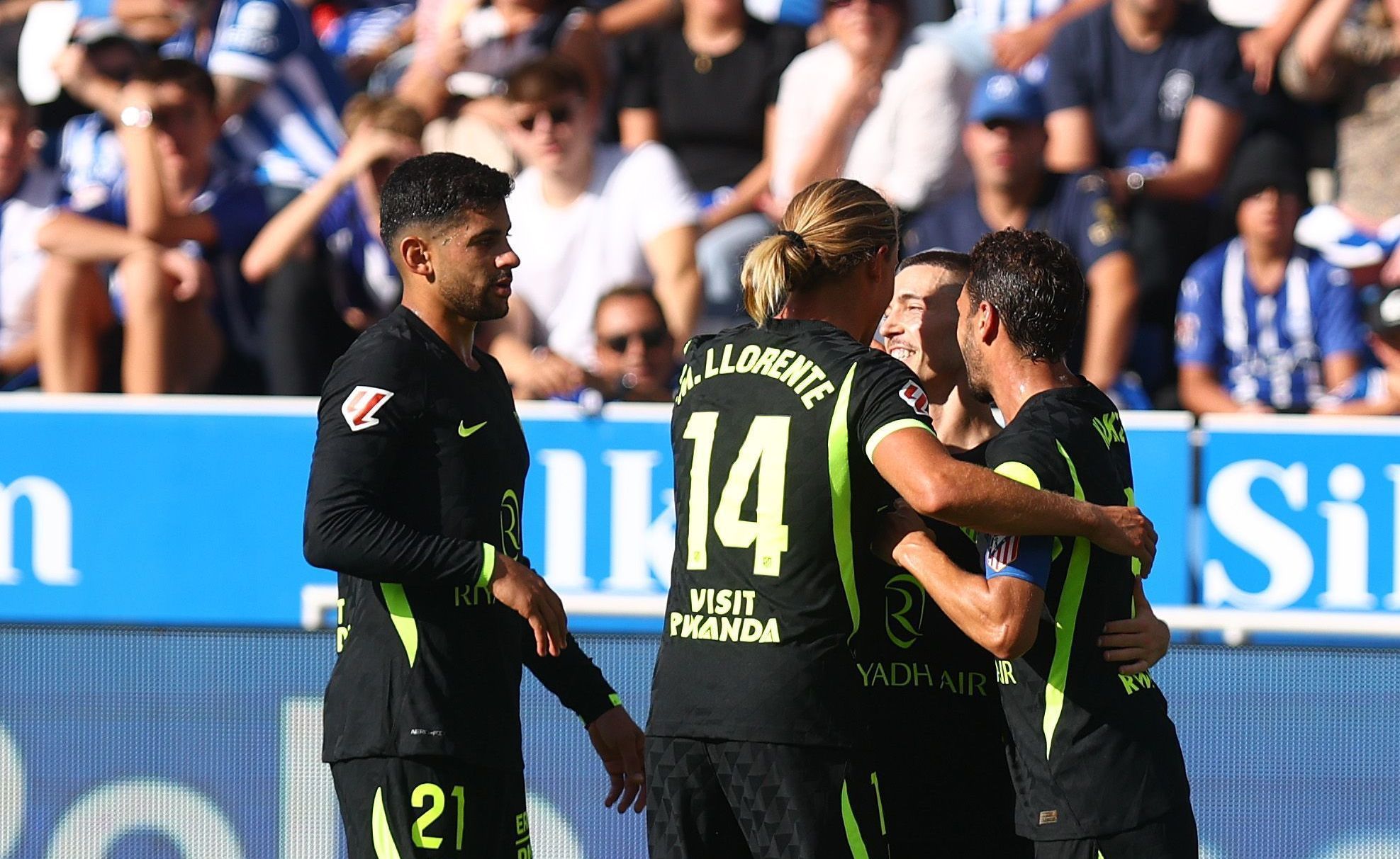 Imagem de destaque do post: Atlético de Madrid se aproveita de expulsão e vence o Alavés por La Liga