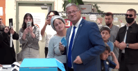 Benjamin Netanyahu vota em eleições de Israel