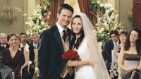 Família de Matthew Perry teria se emocionado com casamento em "Friends"