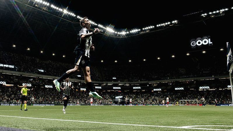 Bragantino atualiza boletim médico de Alix Vinícius após choque de cabeça