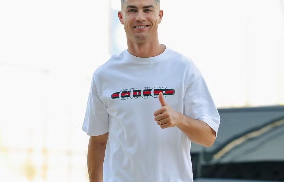 Cristiano Ronaldo se reapresenta ao Al-Nassr com novo visual após polêmica