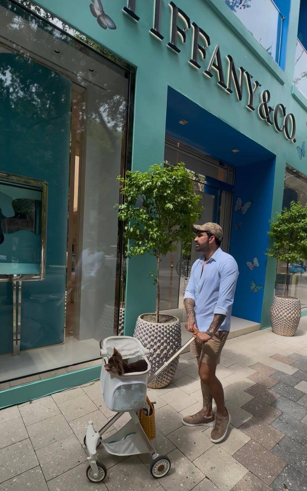 Brasileiro Dan Cunha é concierge de pets de luxo na Flórida, EUA, onde atua com cuidados personalizados para animais • Acervo Pessoal/Dan Cunha