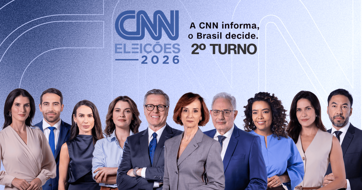 Equipe da CNN Brasil durante transmissão de cobertura eleitoral ao vivo