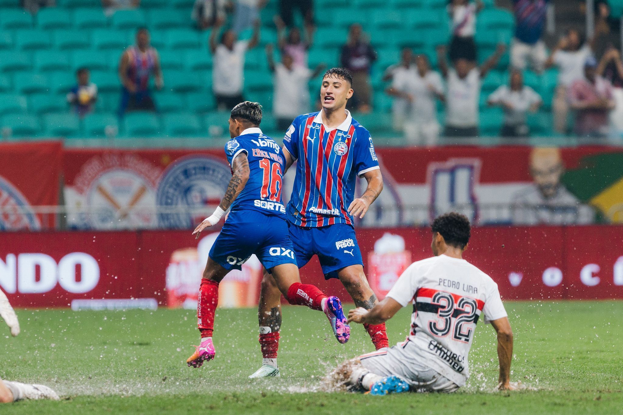 Bahia oscila após início avassalador, mas supera o São Paulo no Brasileirão