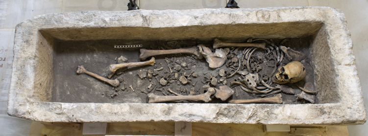 Esqueleto encontrado na Abadia de Westminster há mais de 150 anos tem possível identidade revelada