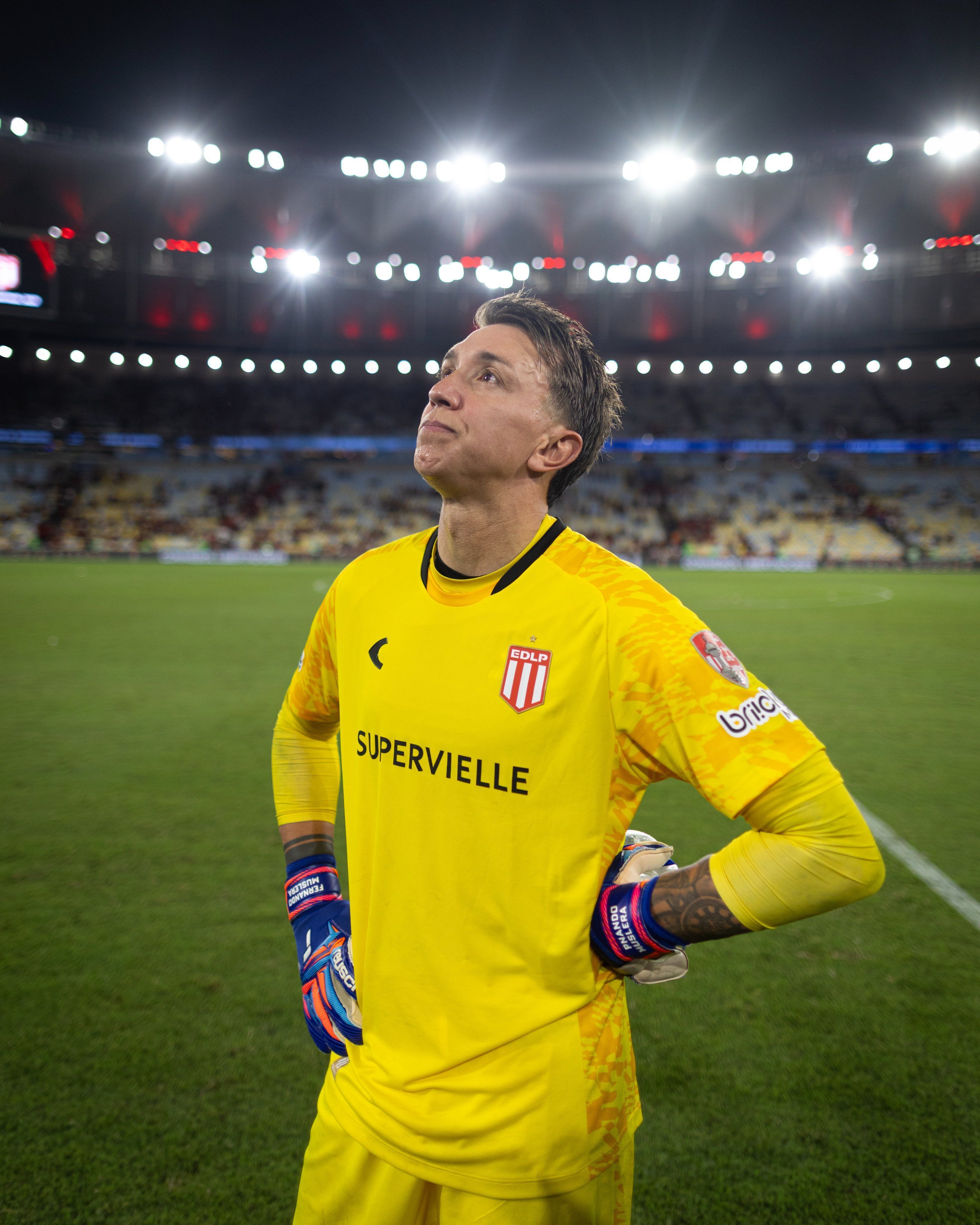 Herói contra o Flamengo, Muslera precisou superar falhas na Copa do Mundo