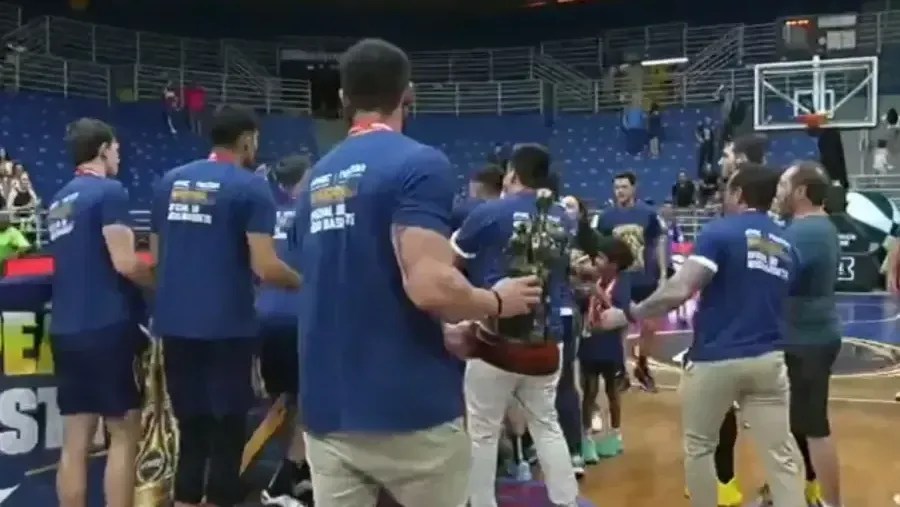 Astro do NBB reage a briga entre ex e esposa que quebrou troféu
