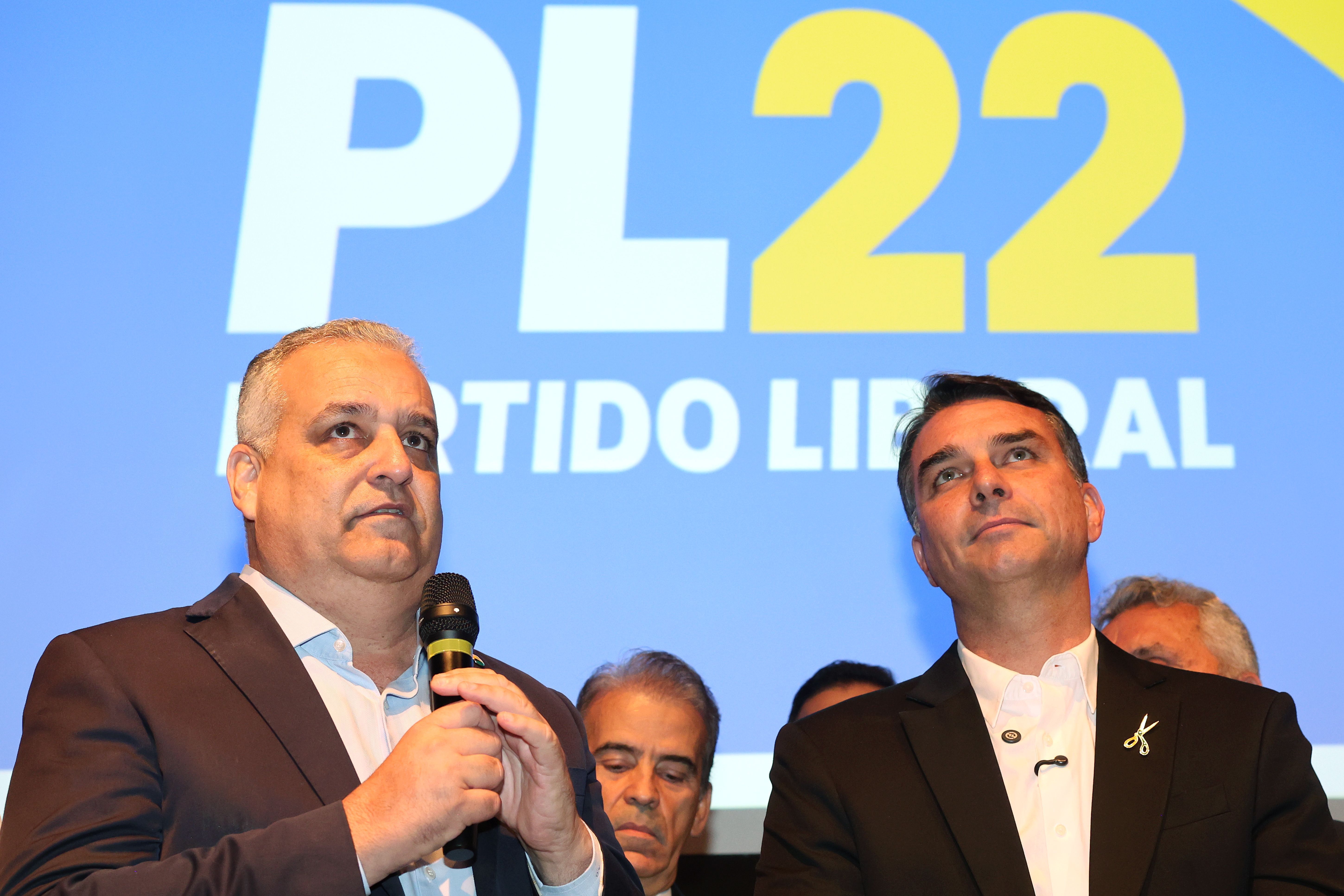 O deputado Alfredo Gaspar (PL-RN) e o senador Flávio Bolsonaro (PL-RJ)
