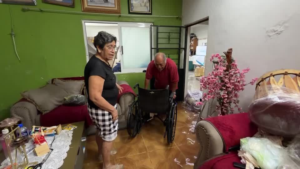 Furacão Simon inunda casas no México