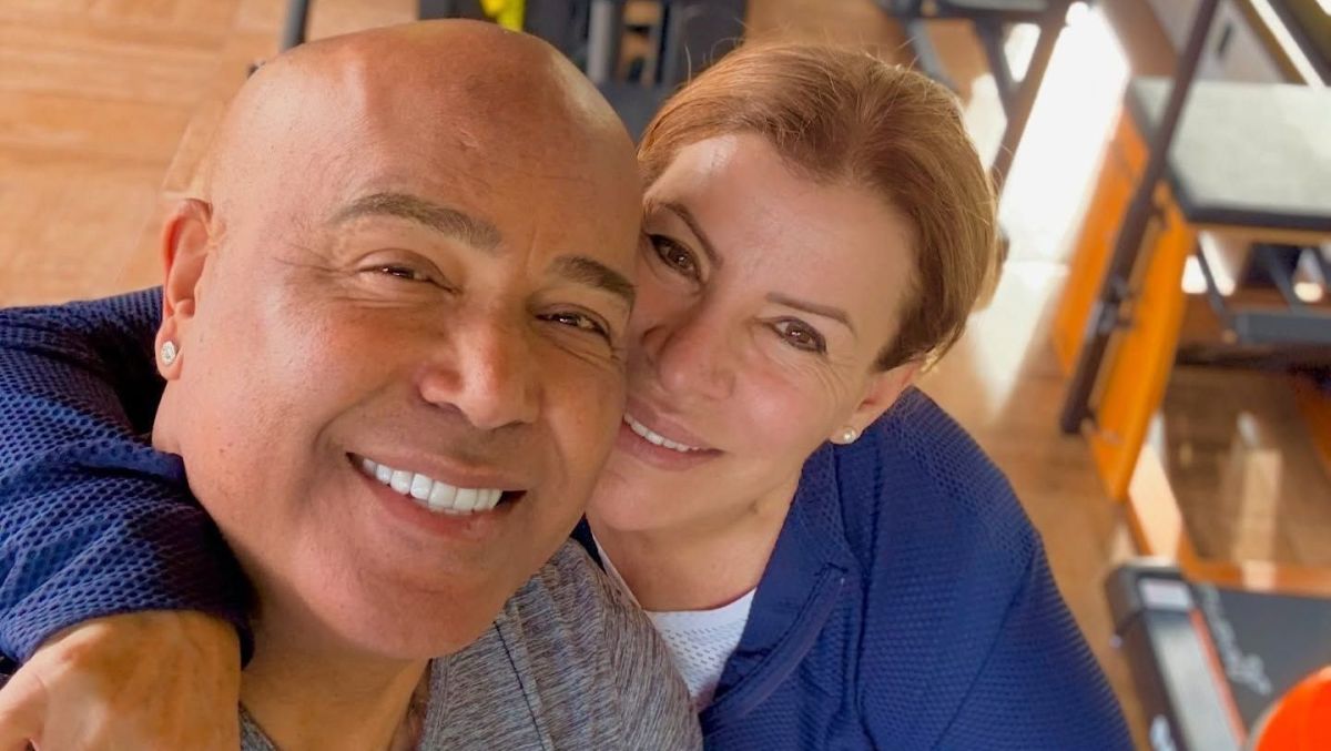Lilia Cabral se emociona com visita de Xuxa em bastidores de peça; veja