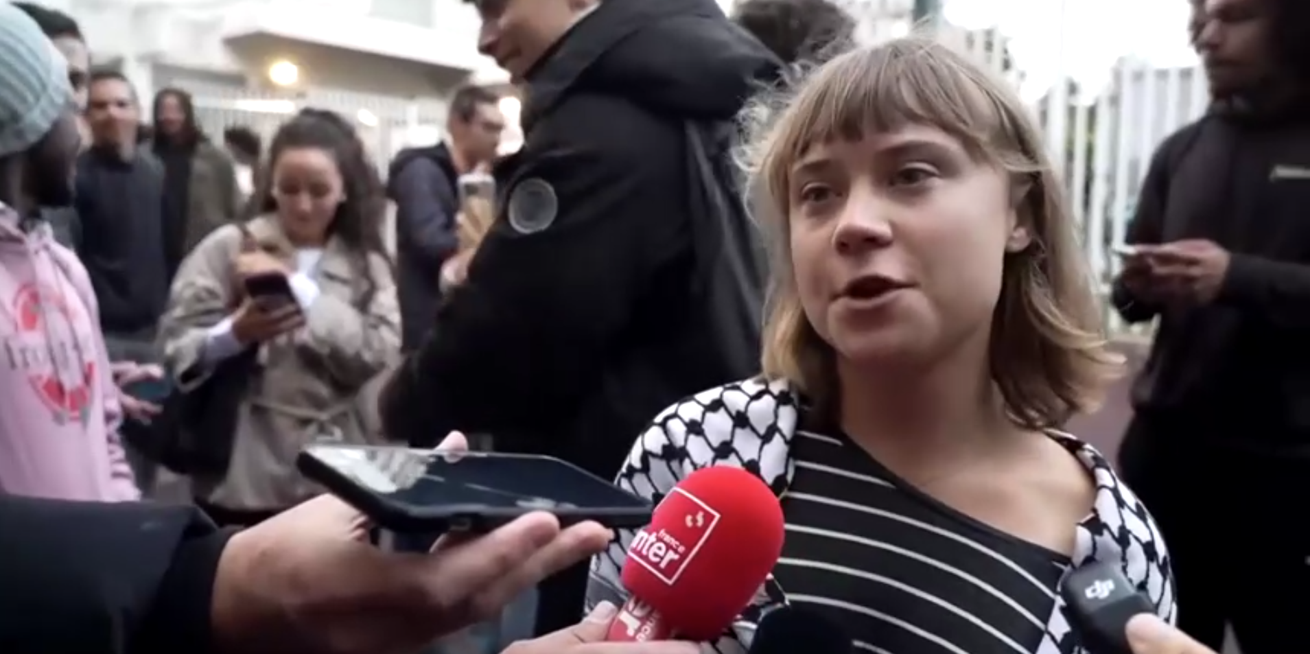 Estudantes franceses dão o exemplo, diz Greta Thunberg em protesto perto de Paris