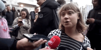 Greta Thunberg participa de protestos na França ao lado de estudantes
