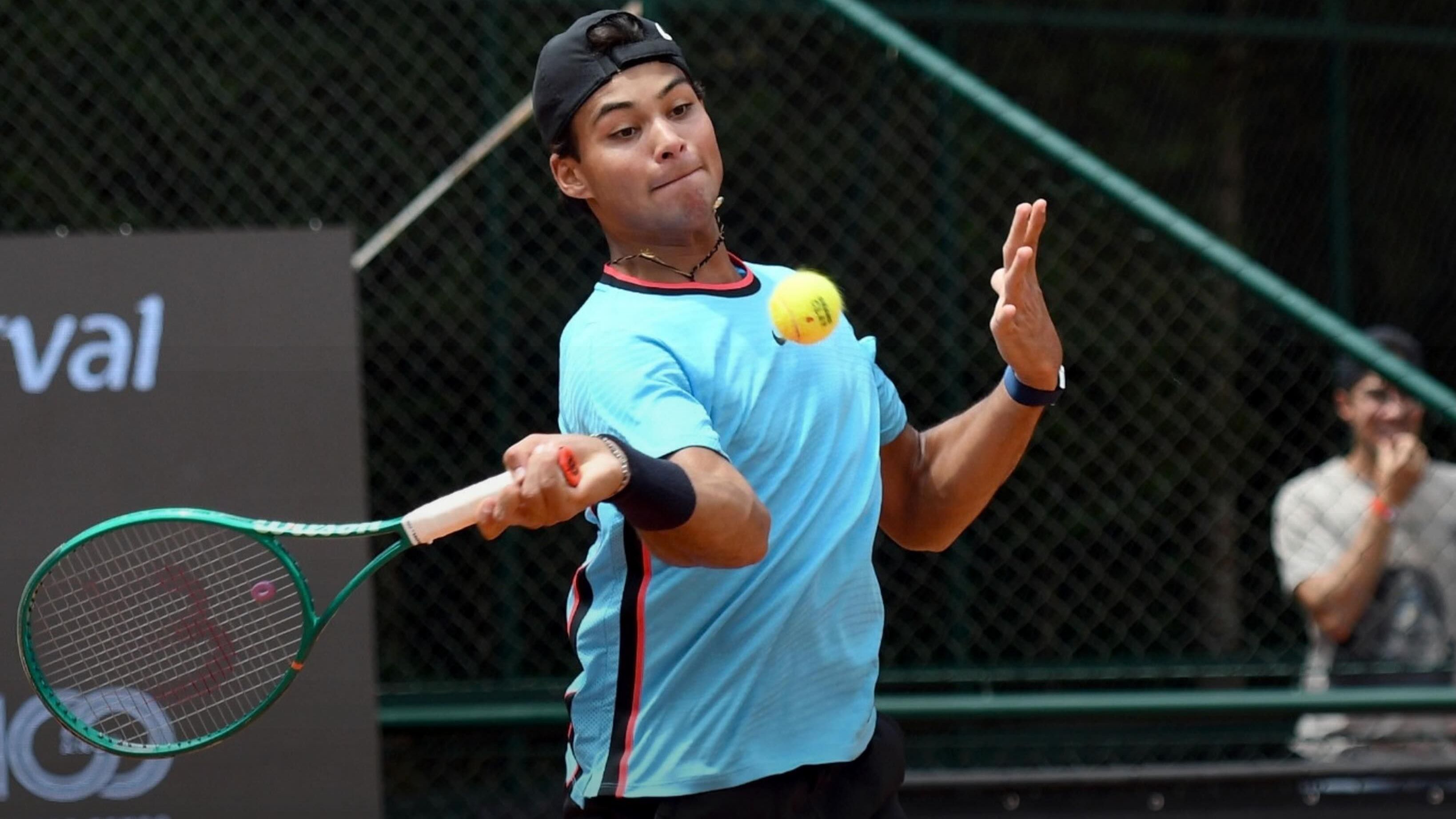 Agora profissional, Guto Miguel vai às quartas do Challenger 75 de Curitiba