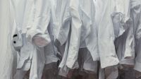 Manchas na roupa: como remover sem exagerar no sabão