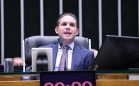 Na contramão do Republicanos, Hugo deve manter apoio a Lula