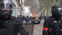 Manifestantes e polícia entram em confronto em protestos em Paris e Nantes