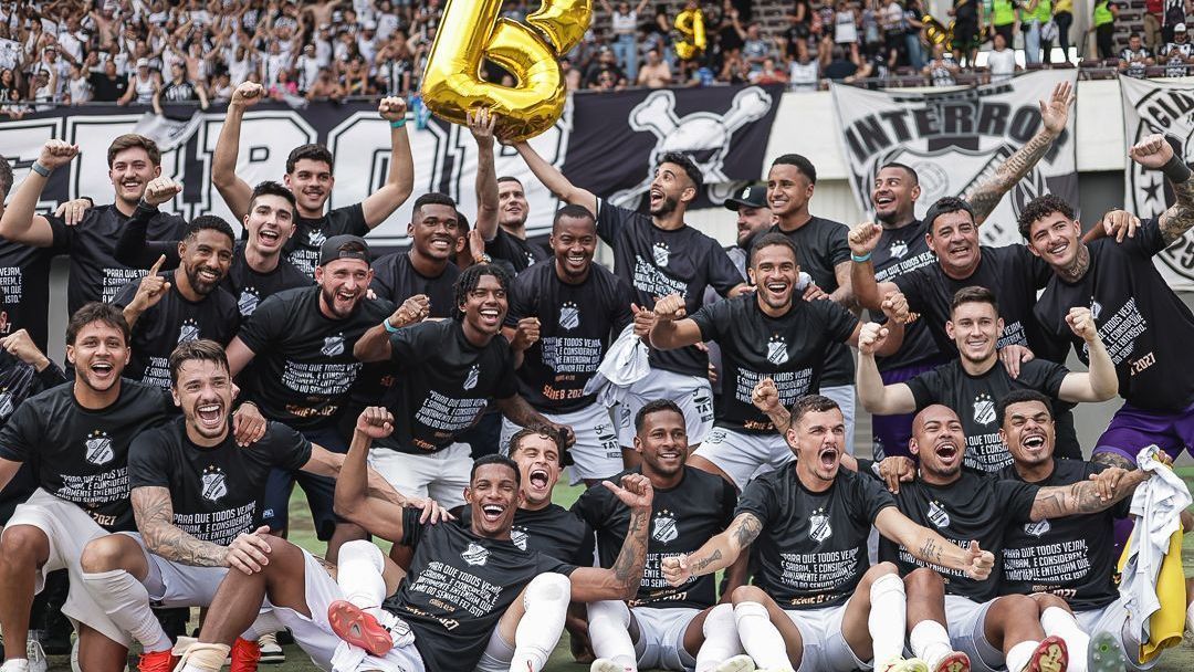 Time de Ronaldo e Roberto Carlos volta à Série B do Brasileiro após 35 anos