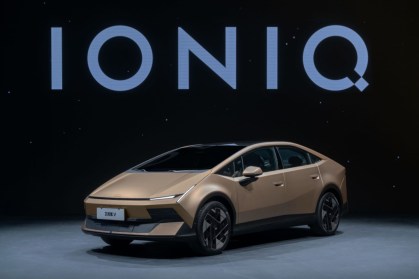 Hyundai Ioniq V